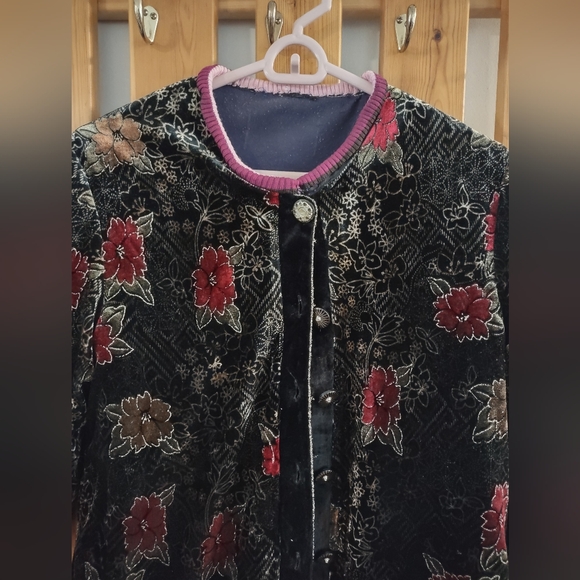 Floral Velvet Jacket - Picture 2 of 3